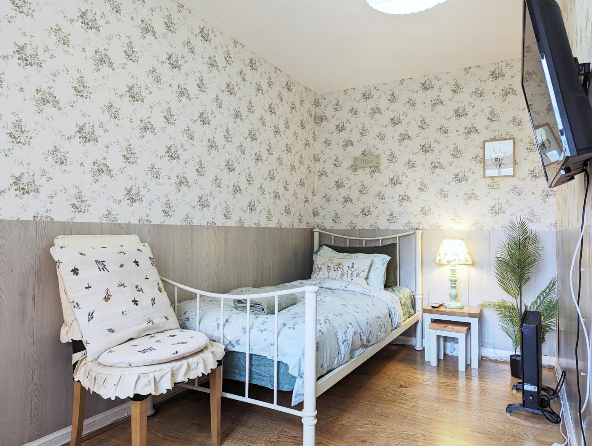 City Centre Vintage Theme Guest Rooms Free Parkin Liverpool Exterior photo